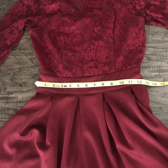 ❌SOLD❌ Vintage Pleated Lace Purple Dress - Picture 4 of 5